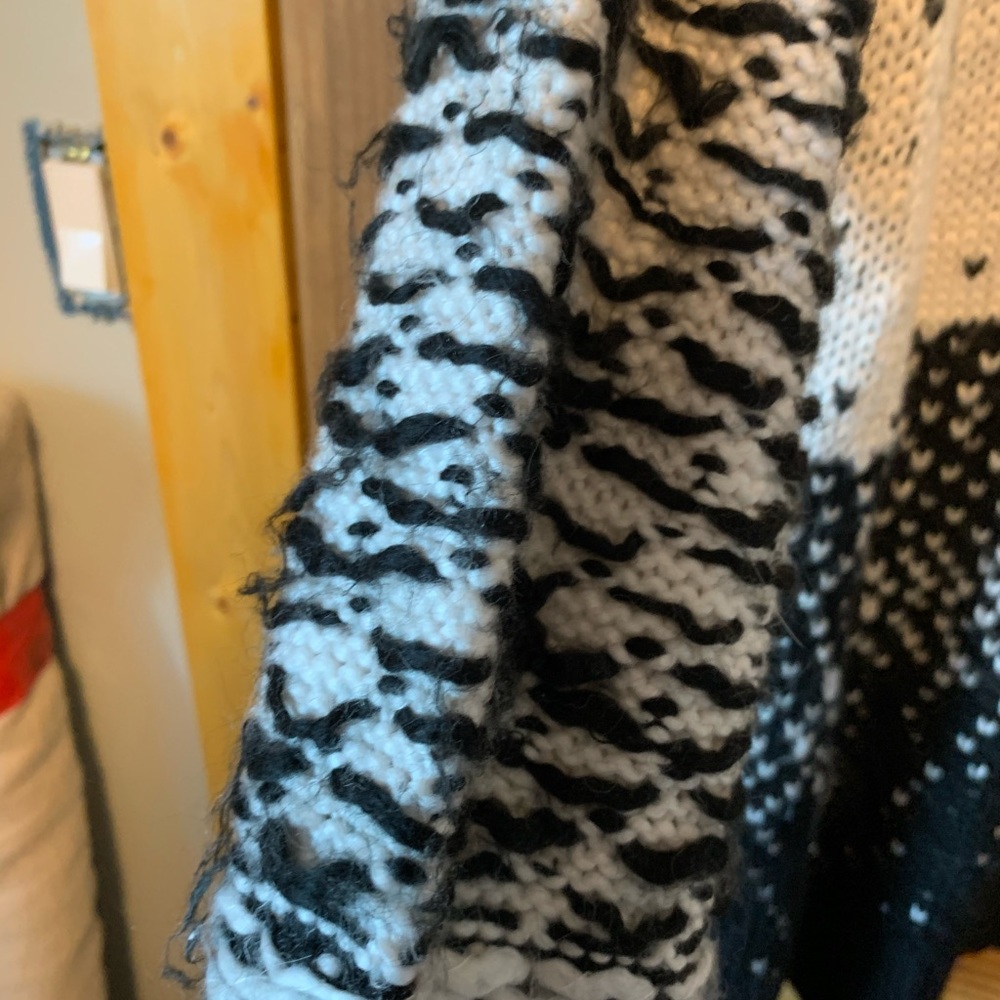 Roxy Cardigan - Picture 6 of 8